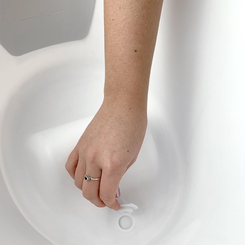 shnuggle-bath-white-with-grey-backrest- (3)